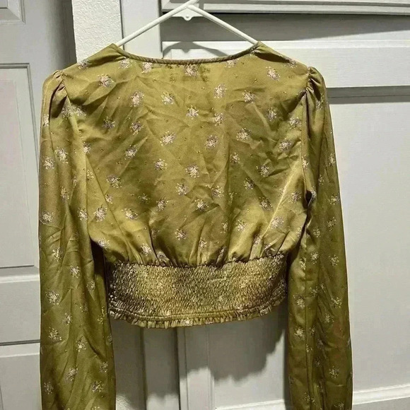 Urban Outfitters silky green longsleeve small - Picture 4 of 8